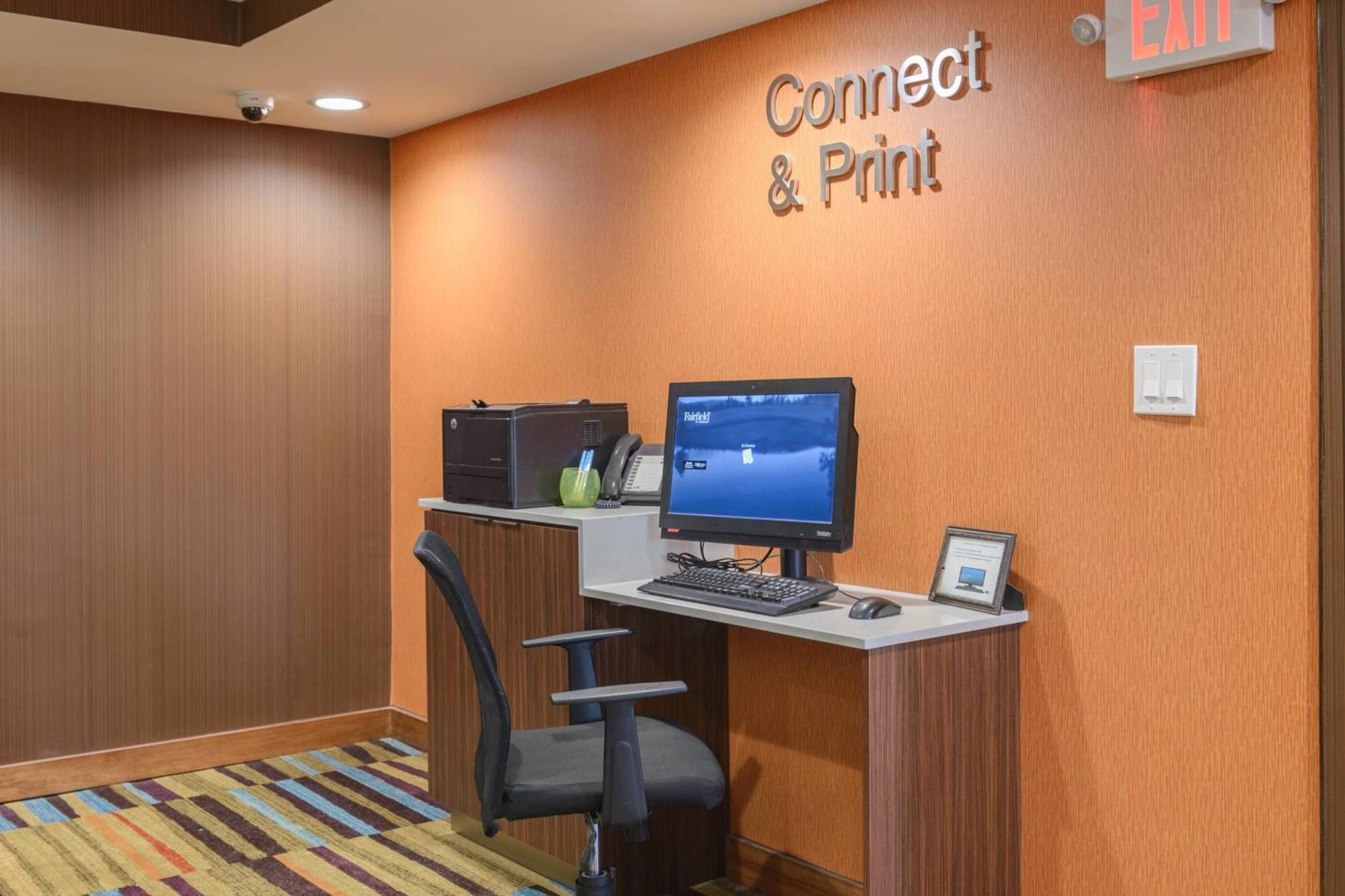 Fairfield Inn Manchester - Boston Regional Airport Exterior photo