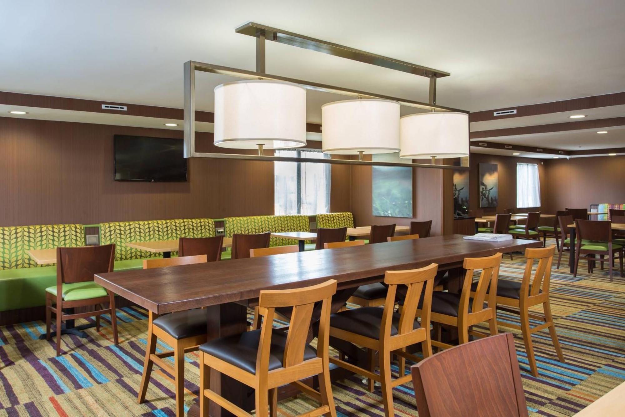 Fairfield Inn Manchester - Boston Regional Airport Exterior photo