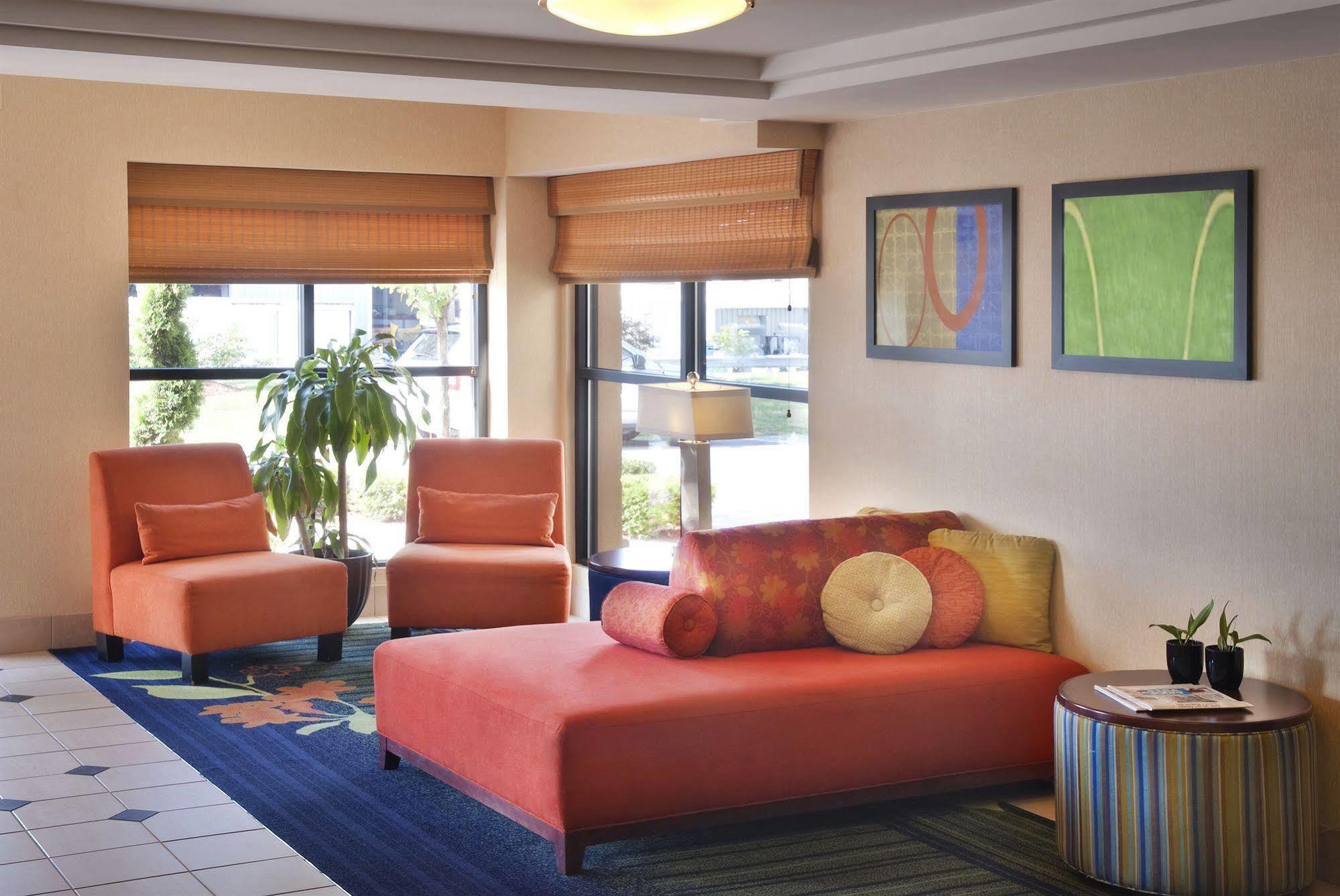 Fairfield Inn Manchester - Boston Regional Airport Exterior photo